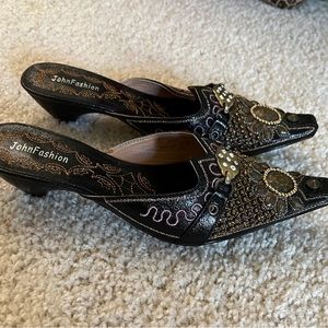 John Fashion Kitten Heel Shoes